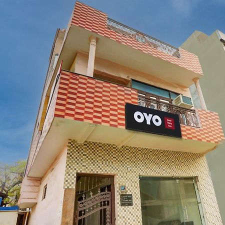 Hotel O Thirty Inns Noida Bagian luar foto