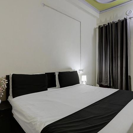 Hotel O Thirty Inns Noida Bagian luar foto