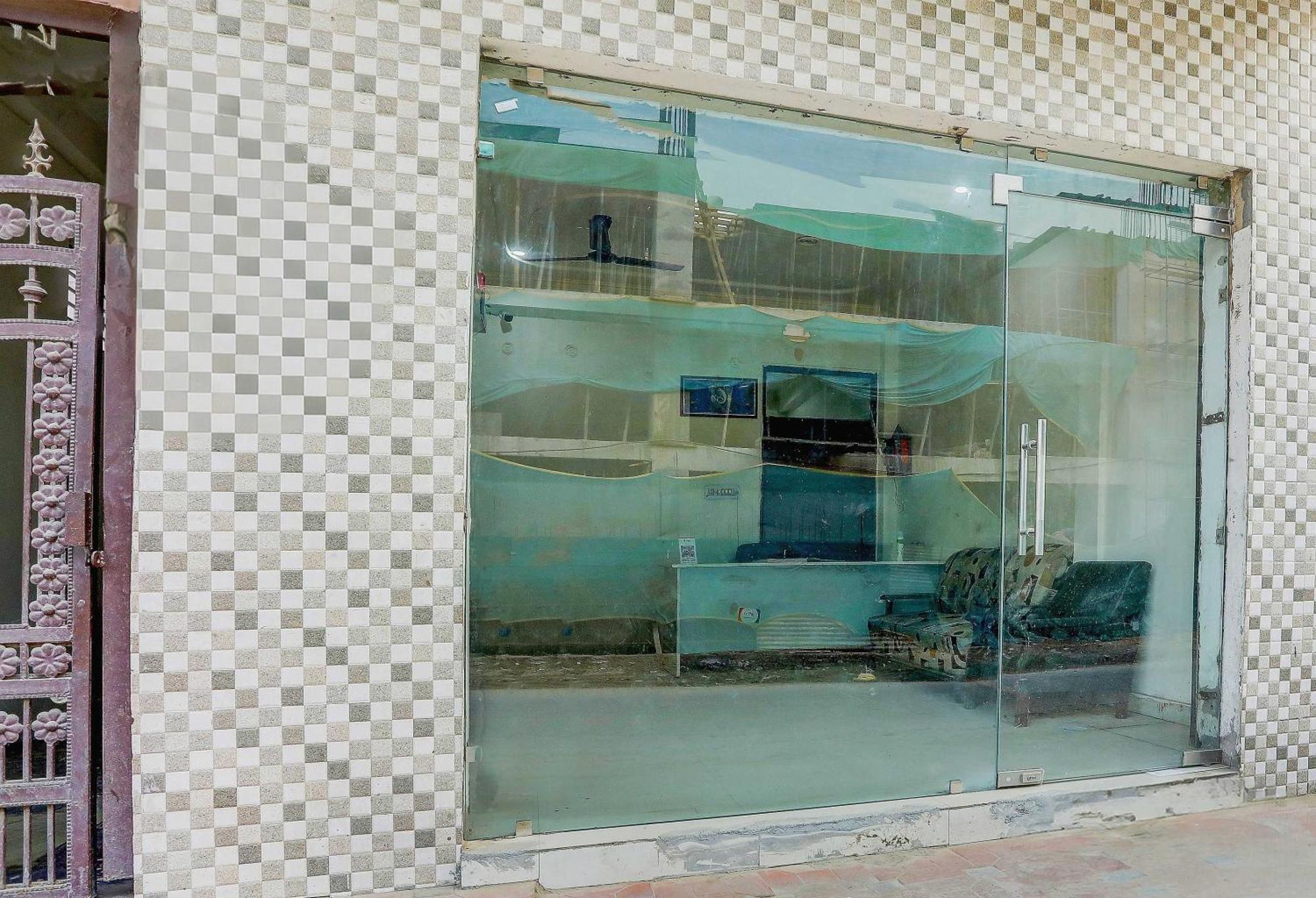 Hotel O Thirty Inns Noida Bagian luar foto