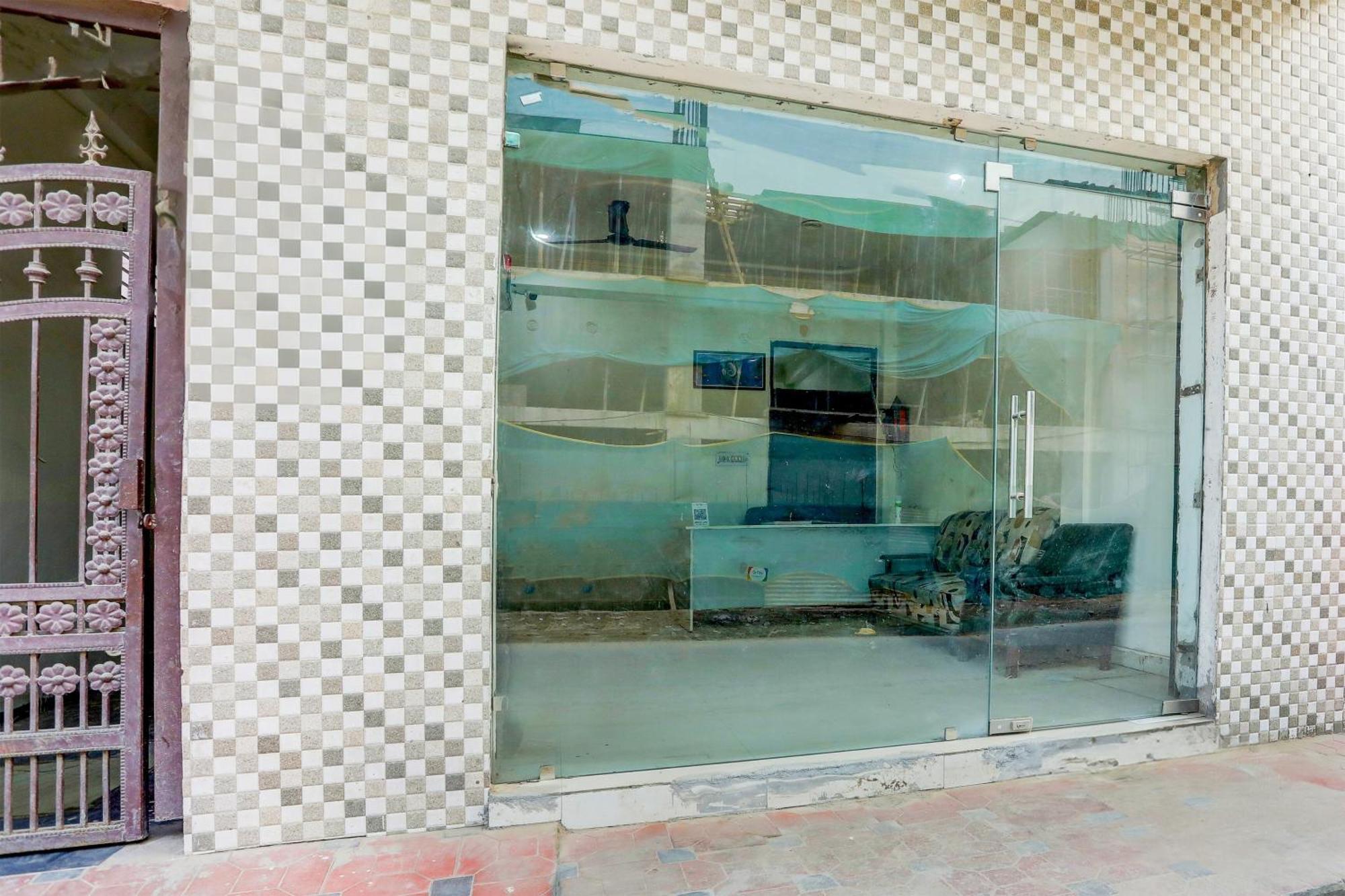 Hotel O Thirty Inns Noida Bagian luar foto