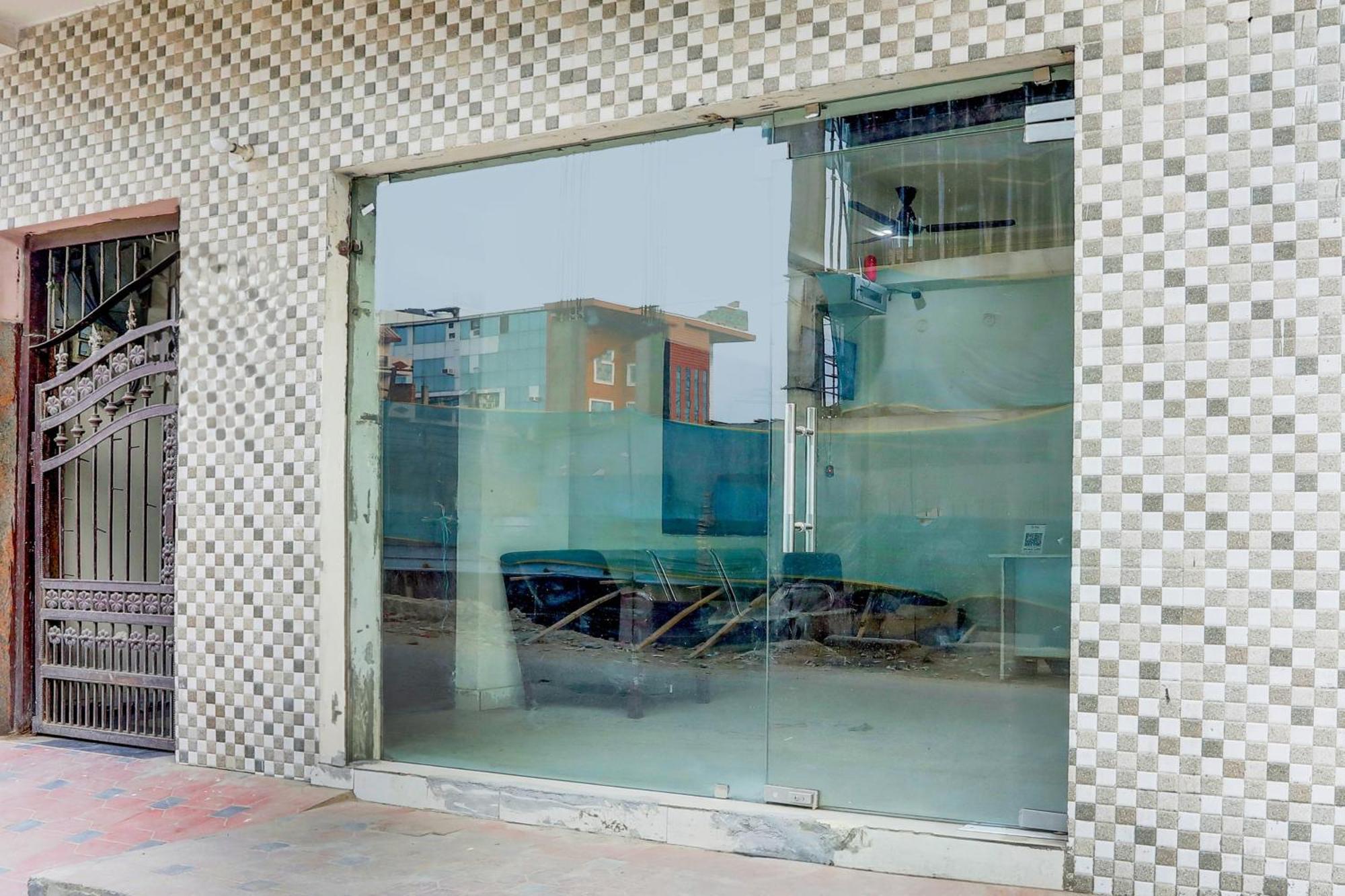 Hotel O Thirty Inns Noida Bagian luar foto