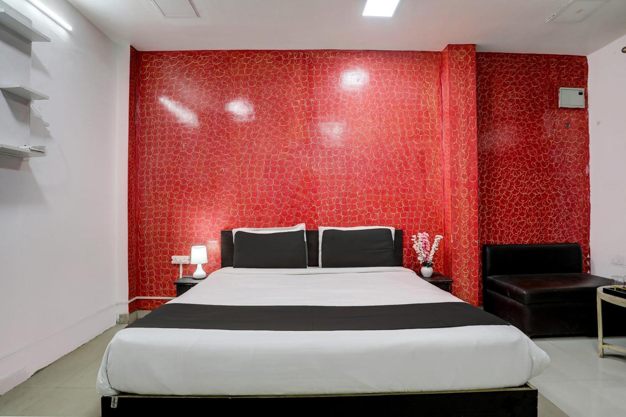 Hotel O Thirty Inns Noida Bagian luar foto