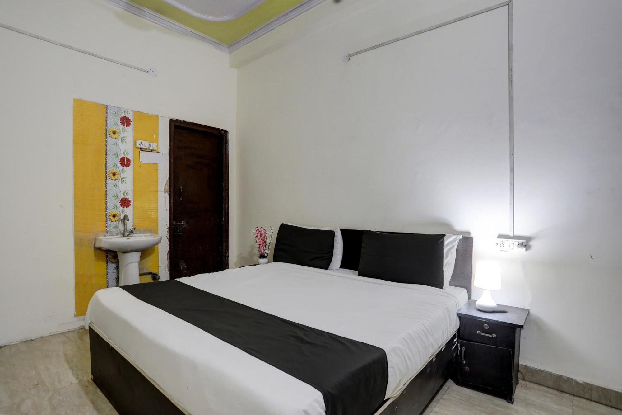 Hotel O Thirty Inns Noida Bagian luar foto