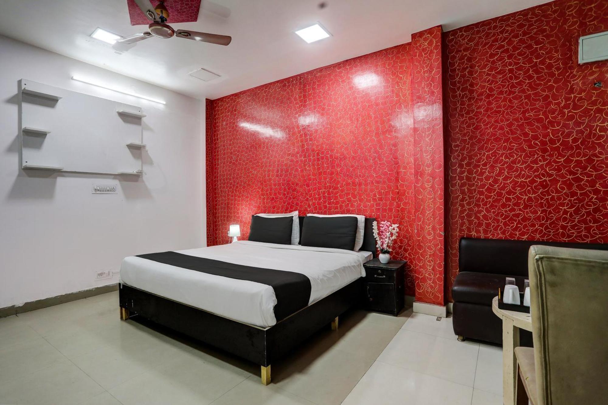 Hotel O Thirty Inns Noida Bagian luar foto